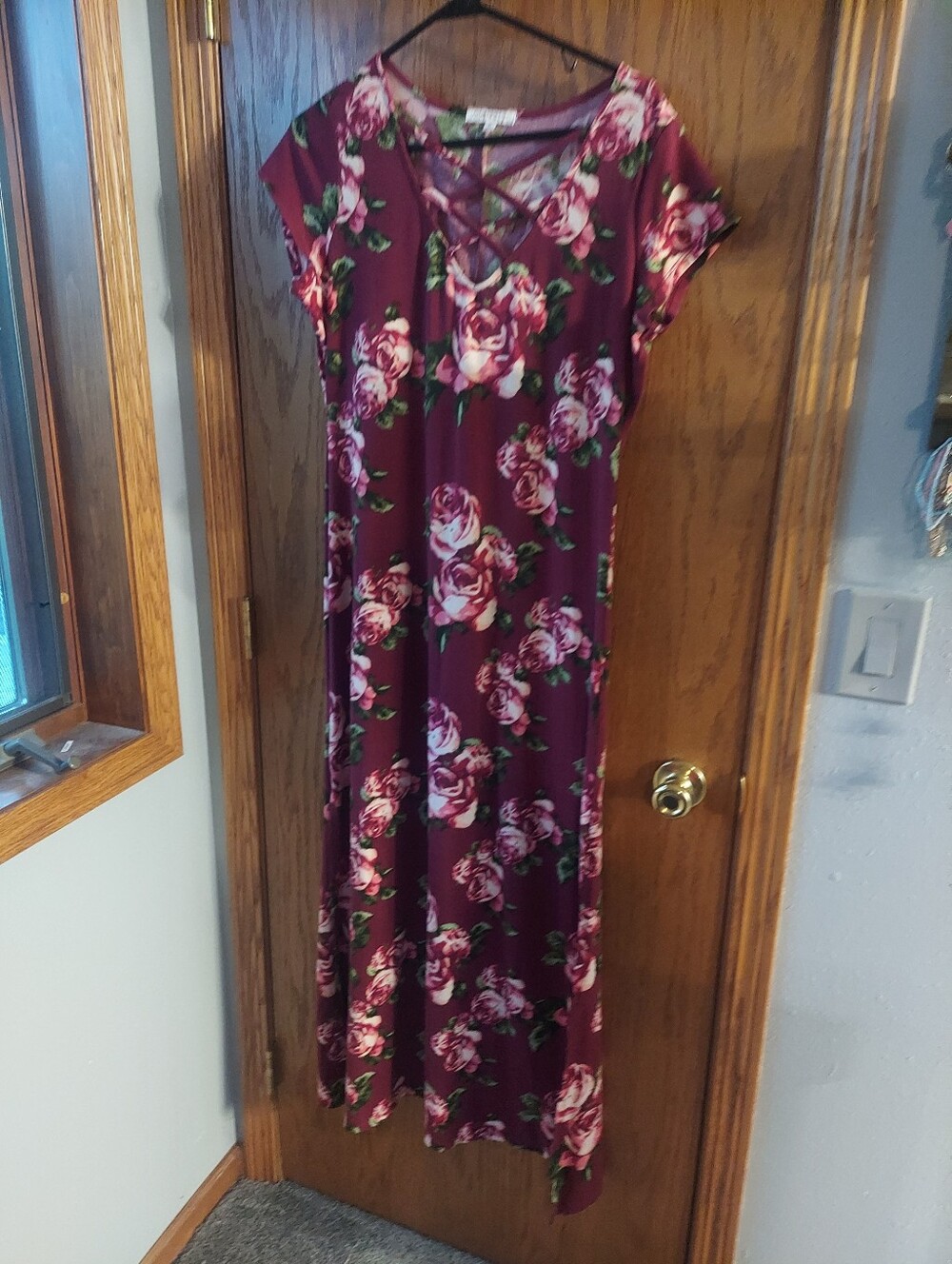 Love @ First Sight XL Floral Criss Cross Neck Short Sleeve Maxi Dress Burgundy R